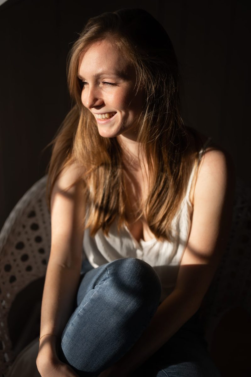 Samira Neuhaus – Yogalehrerin aus Lenzburg, spezialisiert auf Schwangerschafts- und Rückbildungsyoga